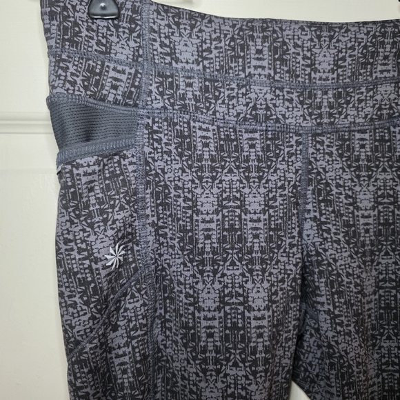 Athleta Techno Be Free Nickers/crop leggings Black Dobby Sz XSmall - Picture 2 of 9